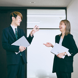 アルテサロン ホールディングス 新卒採用リーフレット